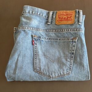 Levi's Classic Light Blue Relaxed Jeans